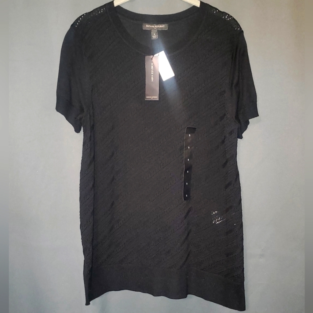 NWT BANANA REPUBLIC SIZE SMALL SHIRT